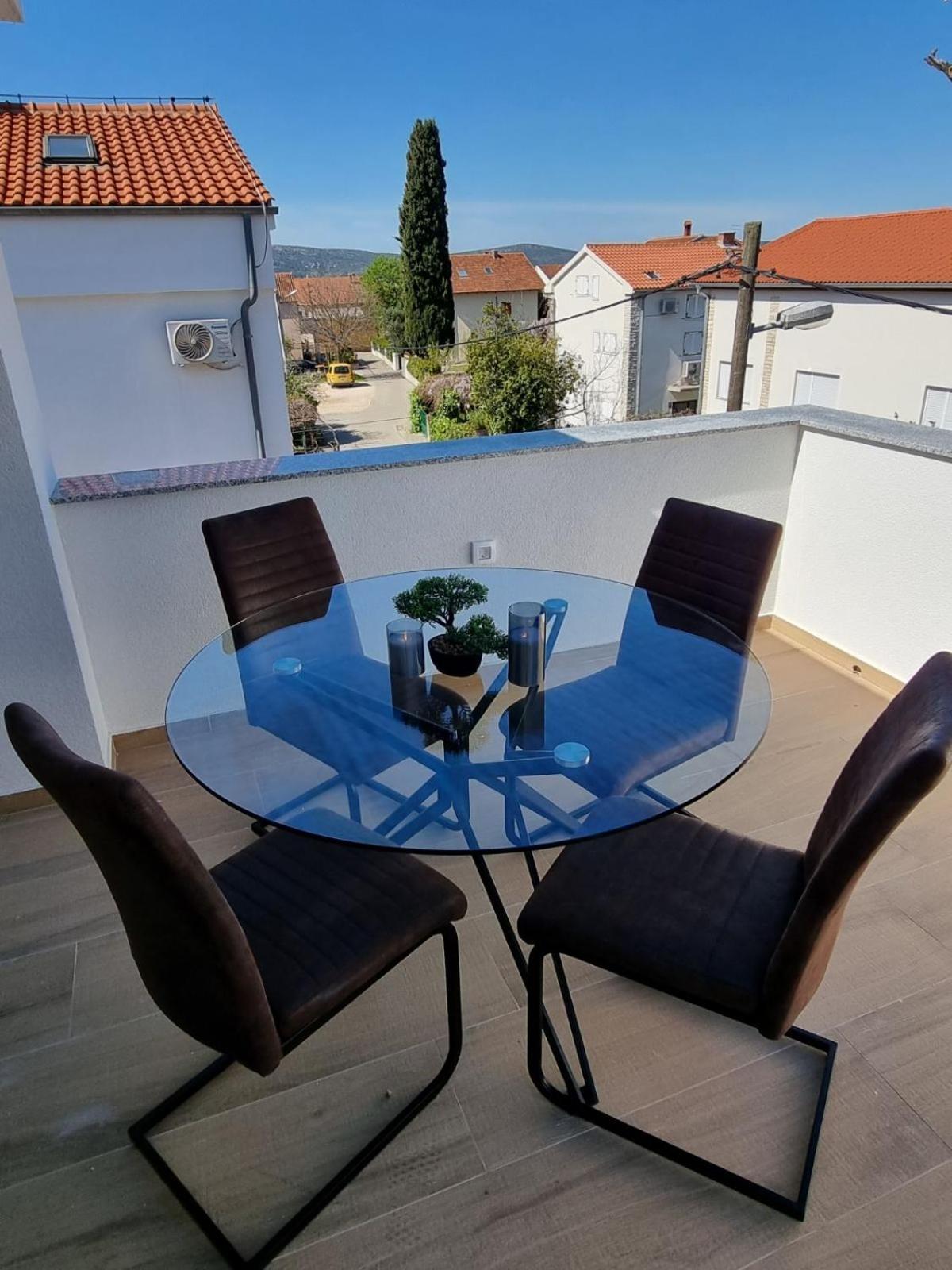 Apartments Amfa Biograd Na Moru Oda fotoğraf